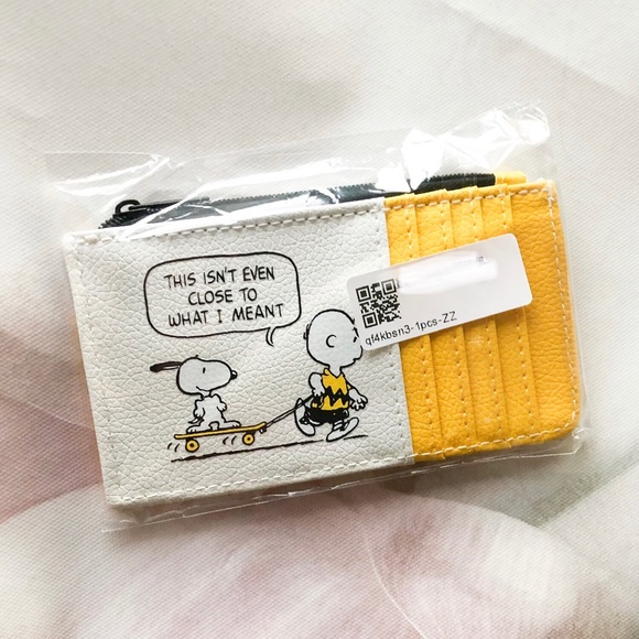 Peanuts snoopy Charlie Brown cartoon wallet card coin ID holder yellow w… - Picture 3 of 7